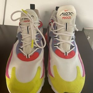 Nike air 270 React women’s size 9